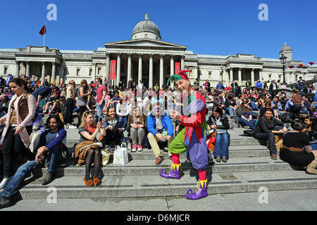 london-uk-20th-april-2013-traditional-english-jester-at-st-georges-d6mjcr.jpg