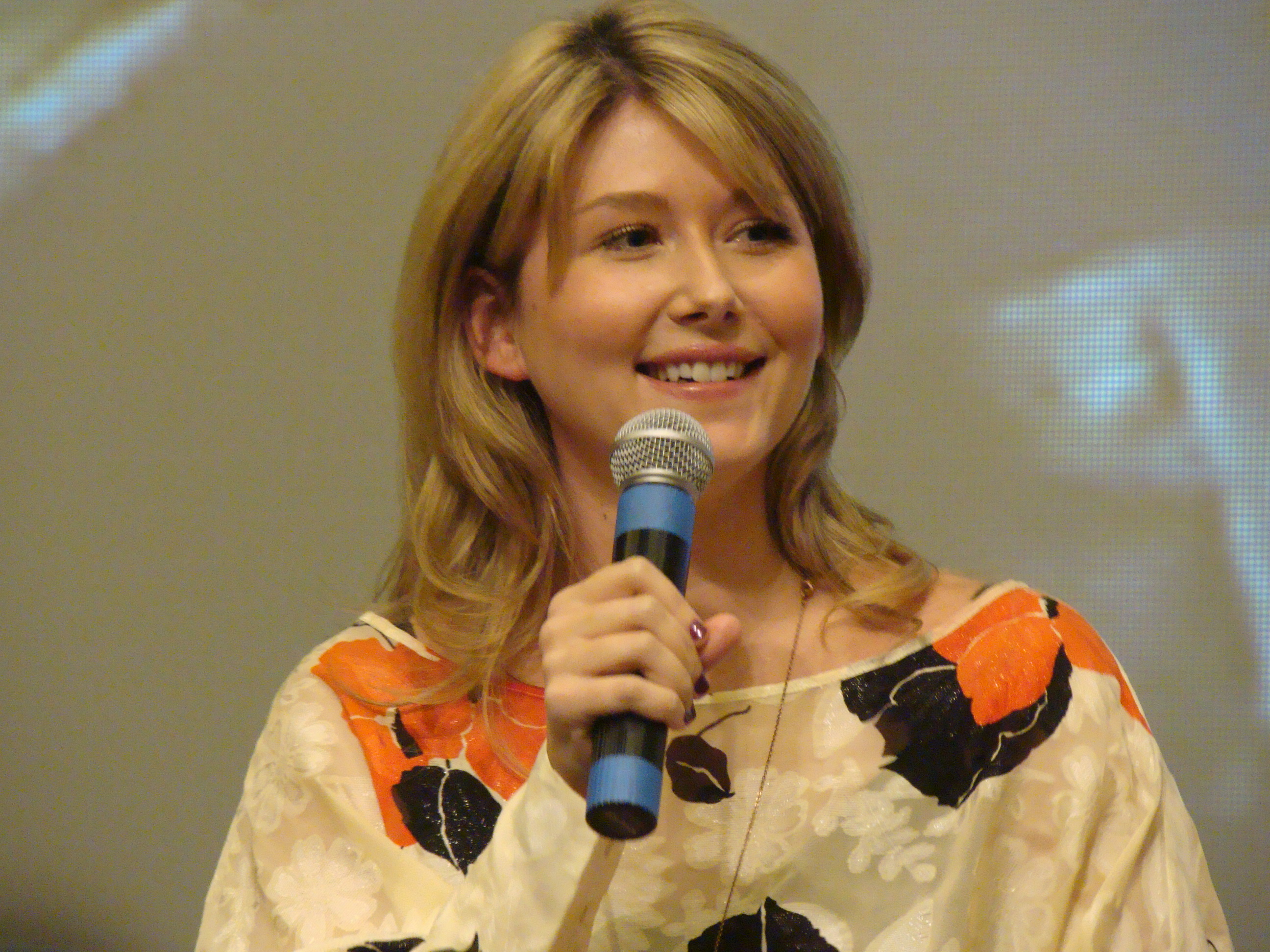 Jewel_Staite_(2008).jpg