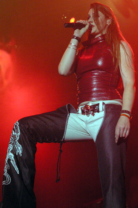 floor-jansen-2007-masters-of-rock-450px.jpg