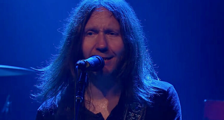blackberrysmoke1225-750x404.jpg