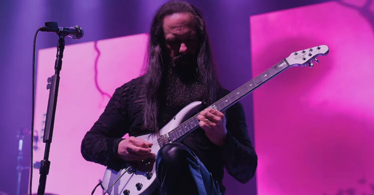 dreamtheater1125-750x392.jpg