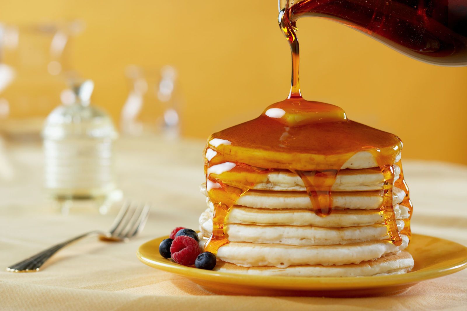 gallery-1461616265-pancakes.jpg