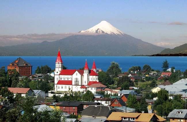 PuertoVaras_Kirche_Osorno_650.jpg