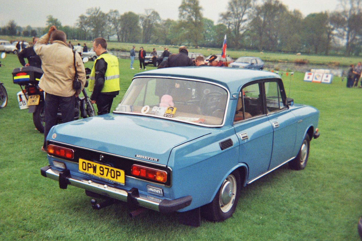 AZLK-2140_%22Moskvich%22_(1,5L)_(rear_view).jpg