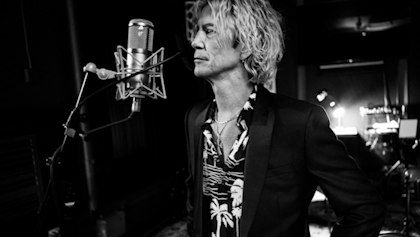 duffmckagan_charlespeterson_pressjune2023_420x237.jpg