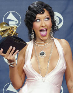 christina.aguilera-brunette-grammy-breasts.jpg