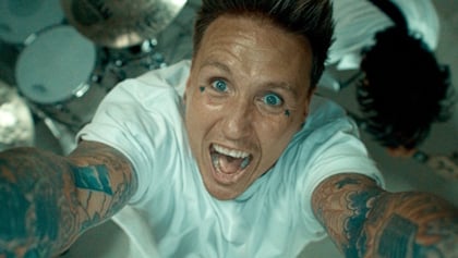 paparoachbraindeadvid_420x237.jpg