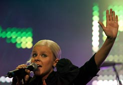 robyn.jpg