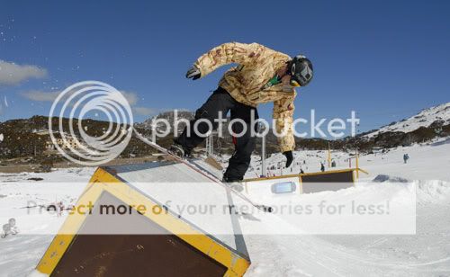 Eve-Ryan-snowboard-park0617.jpg
