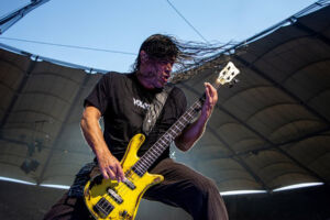 Robert-Trujillo-300x200.jpg