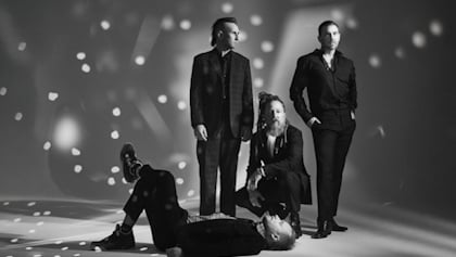 shinedownjuly2025press2_420x237.jpg