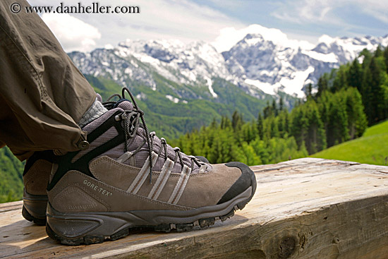 hiking-shoes-n-mtns-3-big.jpg