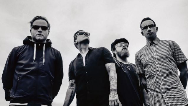 shinedownband2015promobwnew_638.jpg