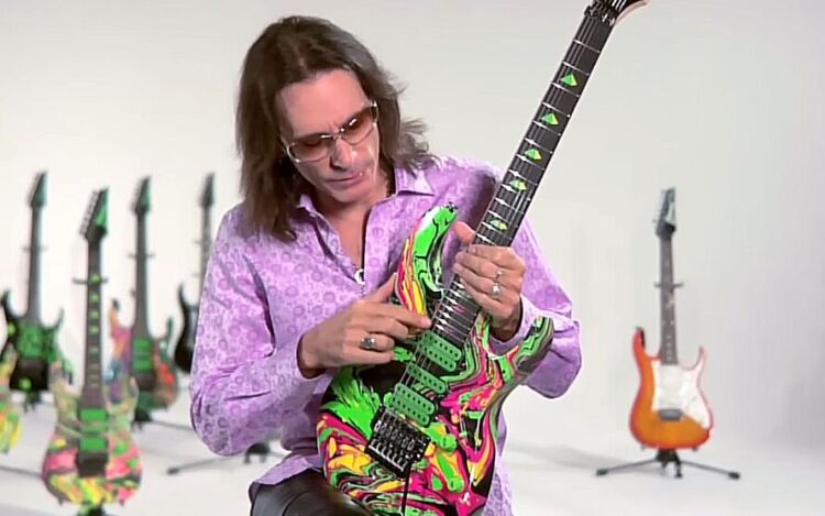 SteveVai091125-750x469.jpg
