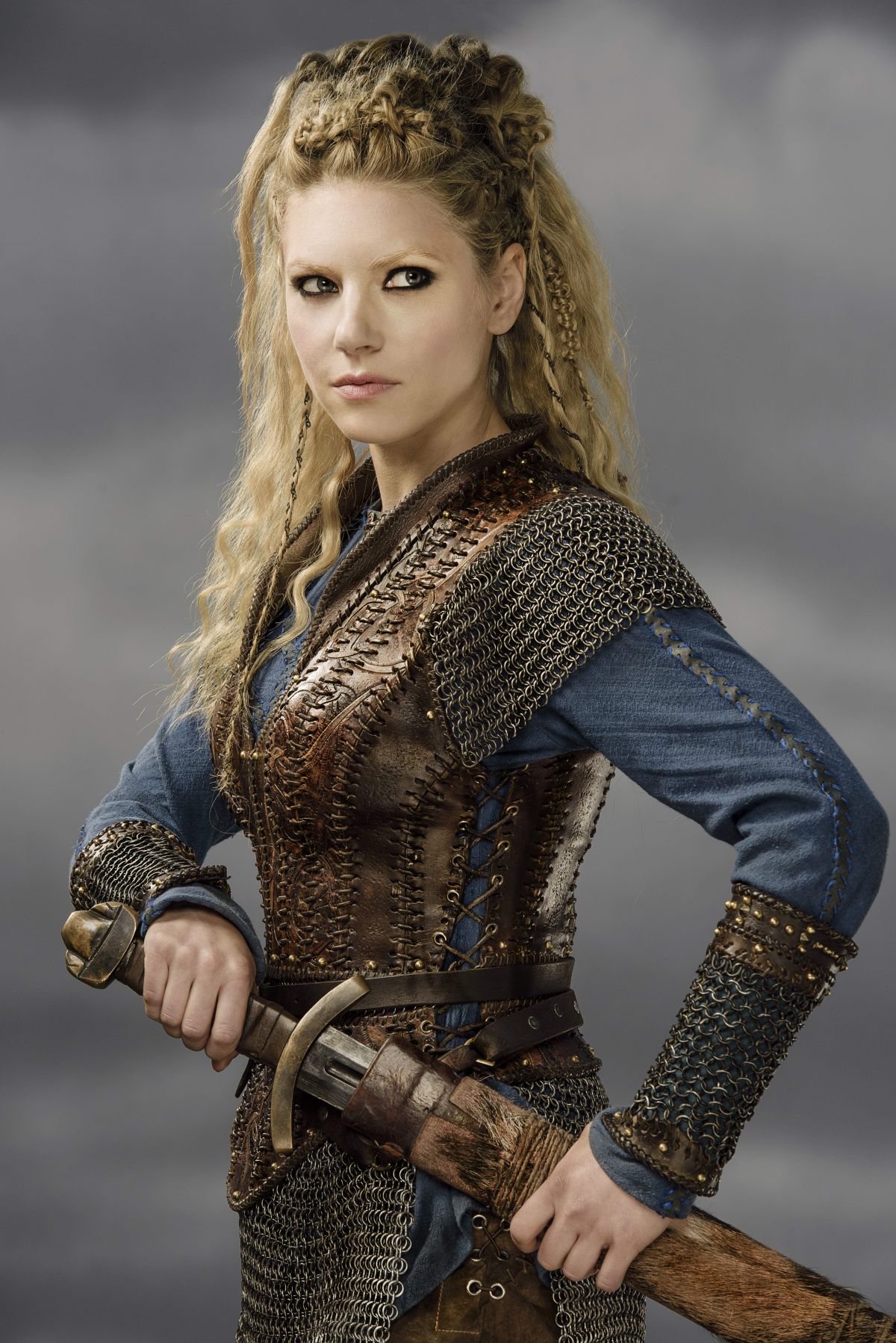 katheryn-winnick-vikings-season-3-promos_1.jpg