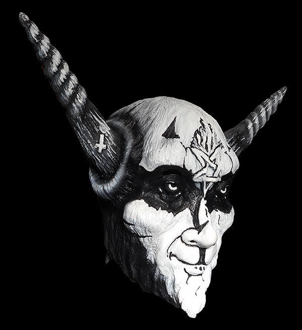 venomblackmetalmask4.jpg