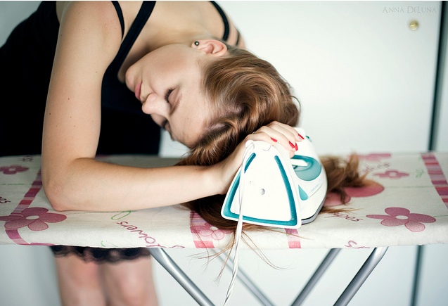 ironing-by-Anna-de-Luna.jpg