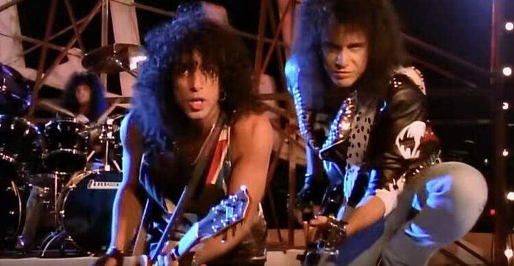 kiss925-2-750x389.jpg