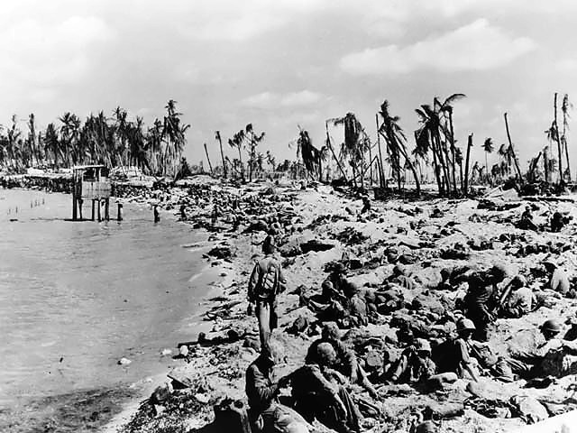 Tarawa_beach_after_the_fight.jpg