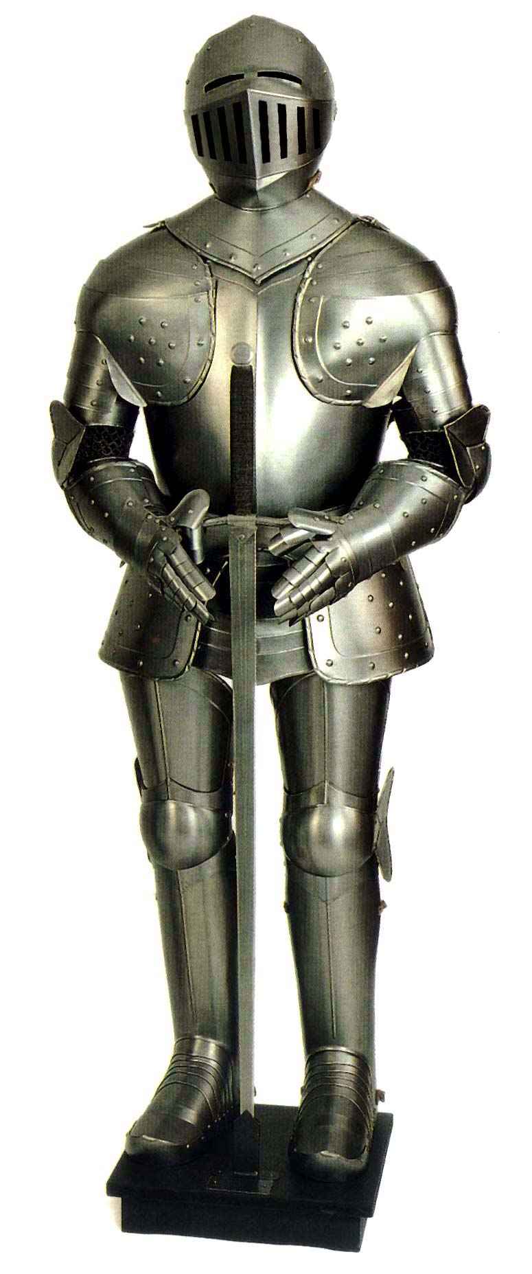 AR008_White_Knight_Armor.JPG