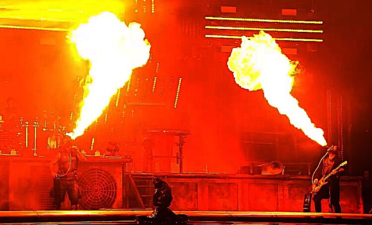 Rammstein261225-750x453.jpg