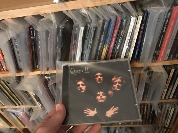 QUEENs-Queen-II-copy-750x563.jpg