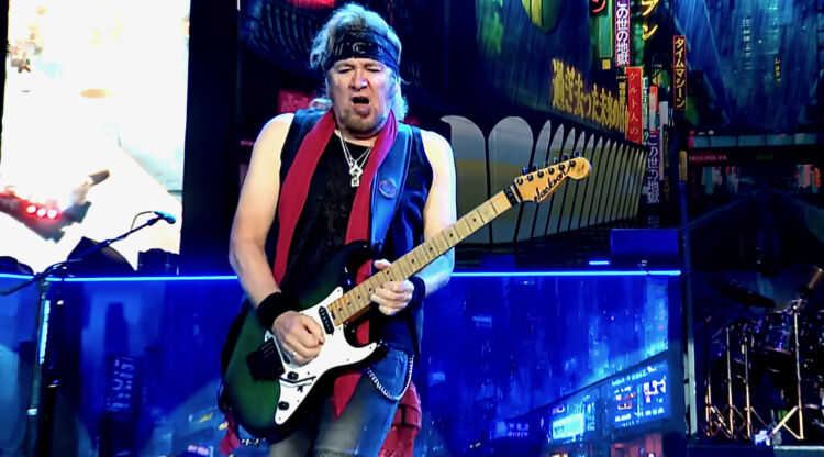 adriansmith1225-1-750x416.jpg