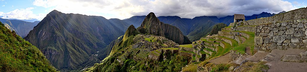 1000px-95_-_Machu_Picchu_-_Juin_2009.jpg