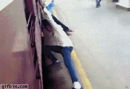 1317226897_indian_train_surfing.gif