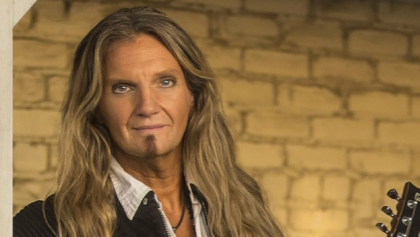 joelhoekstra_frontiersmusicsrl_revolutionsaintspressjan2024_420x237.jpg