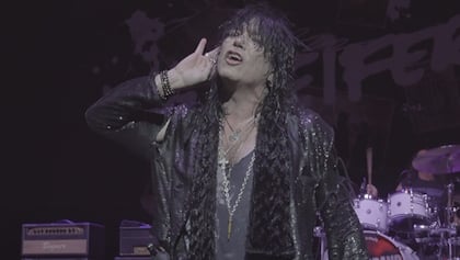 tomkeiferhandsept2025_420x237.jpg