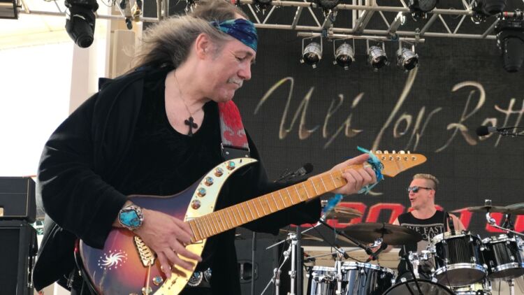 UliJonRoth70KSlider-2017-750x422.jpg